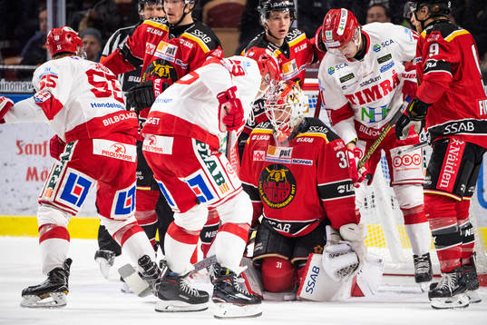 Luleås målvakt och Timrås Morten Madsen samt Vilmos