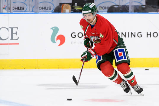 Frölundas Patrik Carlsson värmer upp innan