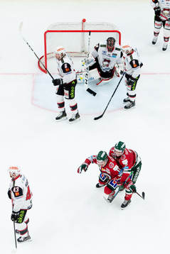Frölundas Samuel Fagemo och Pathrik Westerholm jublar