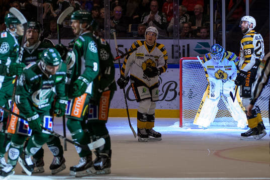 Skellefteås Patrik Norén, målvakt Mantas Armalis och