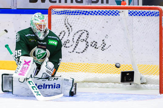 Färjestads målvakt Adam Werner
