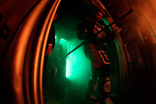 Färjestads Jesse Virtanen äntrar isen