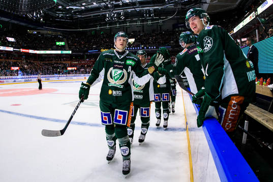 Färjestads Johan Ryno och Johan Ivarsson jublar
