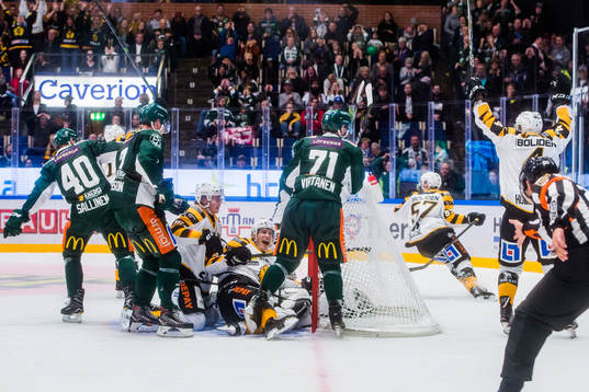 Skellefteås spelare jublar