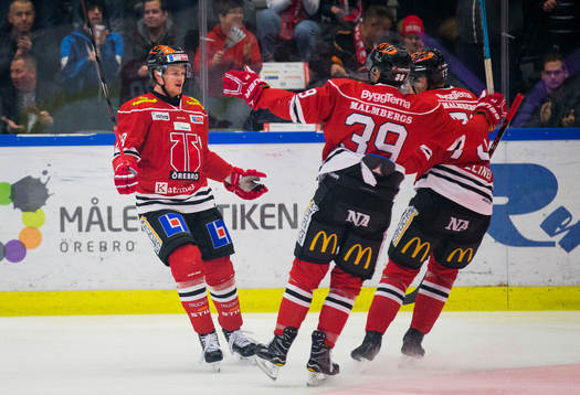Örebros Linus Arnesson gör 1-0 och jublar