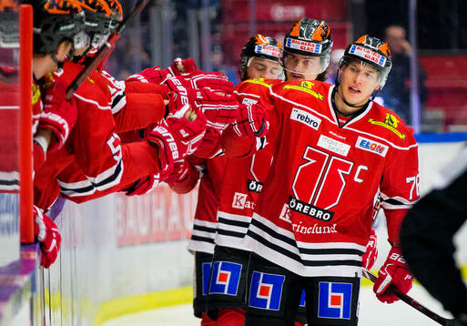 Örebros Jere Sallinen jublar vid 1-0 målet