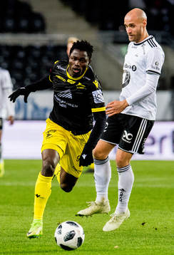 Adeleke Akinyemi of Start and Tore Reginiussen of Rosenborg
