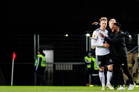Alexander Søderlund of Rosenborg celebrates with teammate