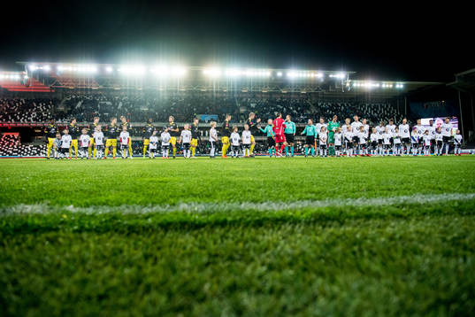 The players of the two teams