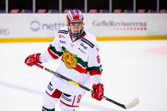 Moras Charles Eklund  innan ishockeymatchen i SHL mellan