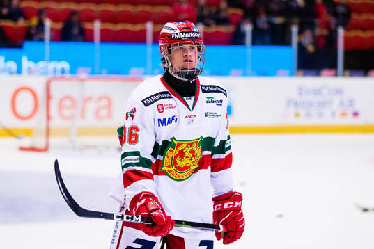 Moras Isak Garfve innan ishockeymatchen i SHL mellan