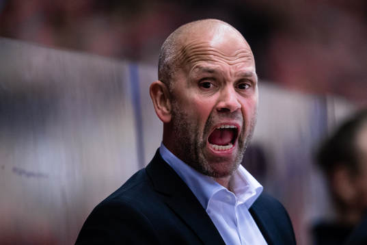 Brynäs tränare Tommy Sjödin reagerar