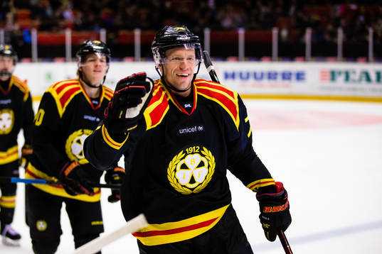 Brynäs Nicklas Danielsson jublar