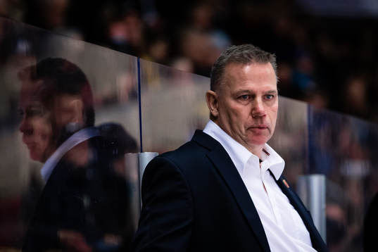 Moras tränare Mats Lusth deppar