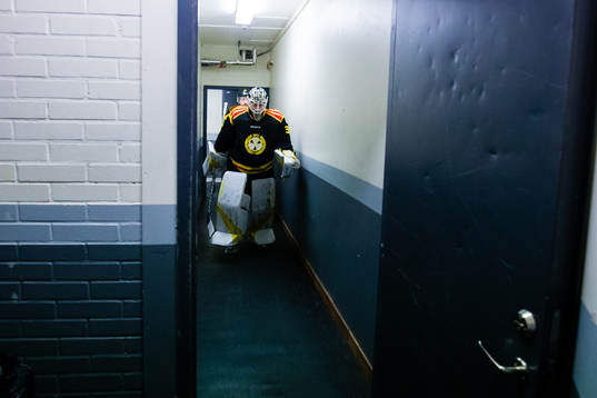 Brynäs målvakt David Rautio innan ishockeymatchen i SHL