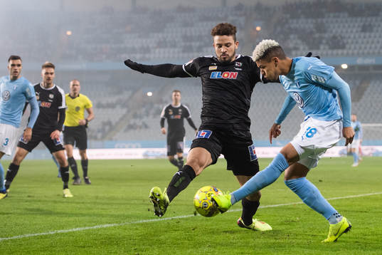 Malmö FFs Romain Gall och Örebros Fabio De Sousa Silva