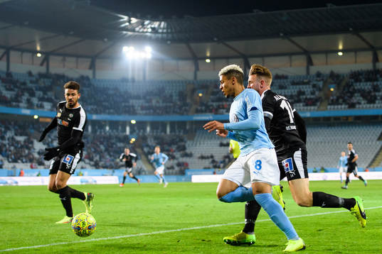 Malmö FFs Romain Gall och Örebros Michael Almebäck