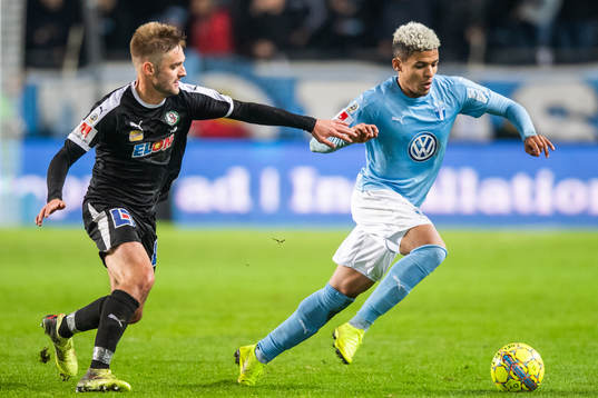 Örebros Fabio De Sousa Silva och Malmö FFs Romain Gall