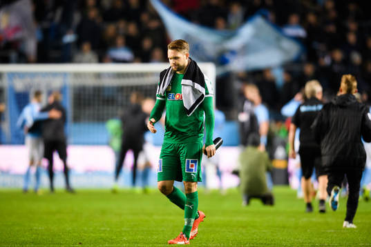Örebros målvakt Oscar Jansson deppar