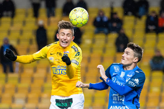 Falkenbergs John Björkengren och Norrbys Lars Nilsson i