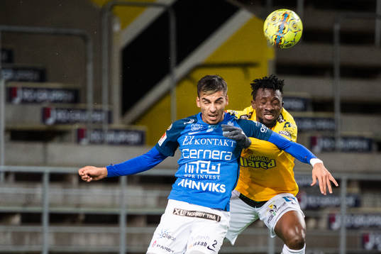 Norrbys Abbas Mohamad och Falkenbergs Chisom Egbuchunam i