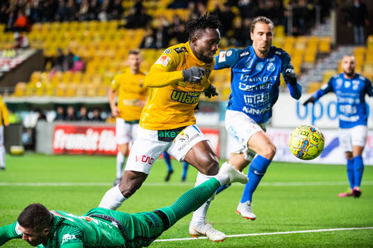 Falkenbergs Chisom Egbuchunam gör 1-2