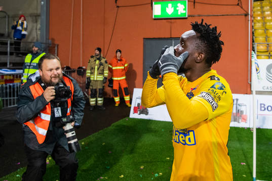 Falkenbergs Chisom Egbuchunam jublar