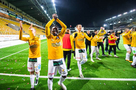Falkenbergs Chisom Egbuchunam jublar
