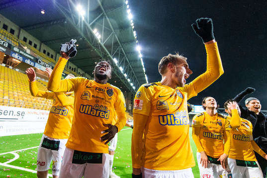 Falkenbergs Chisom Egbuchunam jublar
