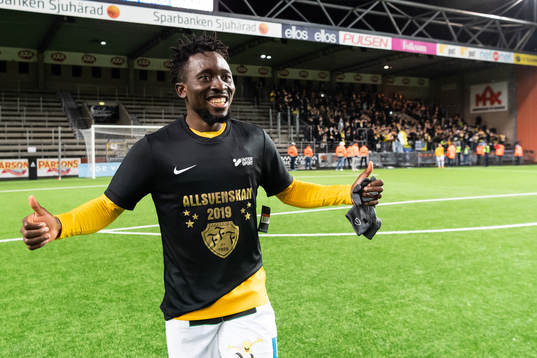 Falkenbergs Chisom Egbuchunam jublar