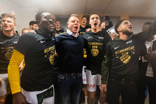 Falkenbergs Chisom Egbuchunam och tränare Hasse Eklund