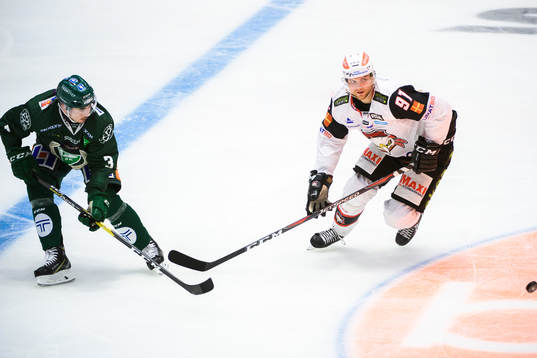 Färjestads Jens Westin och Malmö Redhawks Max Görtz
