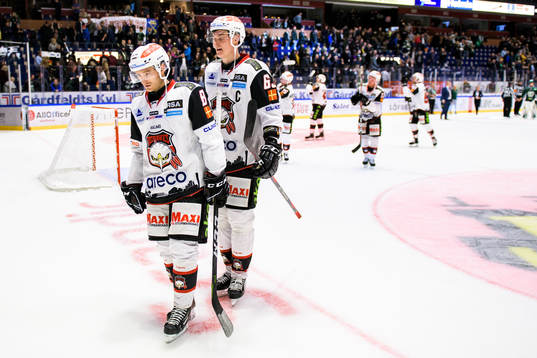 Malmö Redhawks Johan Olofsson och Fredrik Händemark deppar