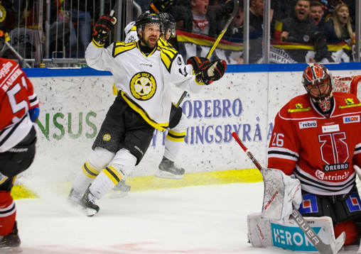 Brynäs Johan Alcén jublar vid 0-1 målet