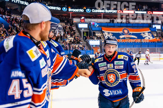 Växjös Filip Cederqvist jublar