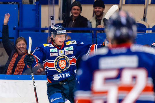 Växjös Filip Cederqvist jublar