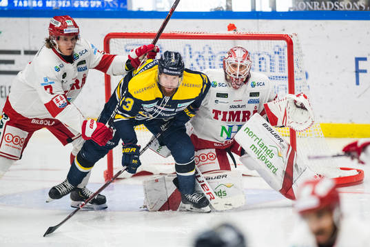Timrås Marcus Hardegård och målvakt Niklas Svedberg