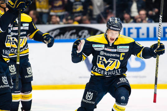 s Simon Önerud jublar