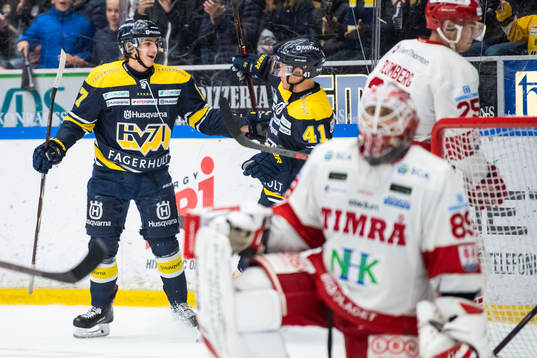s Isac Brännström med Johan Johnsson
