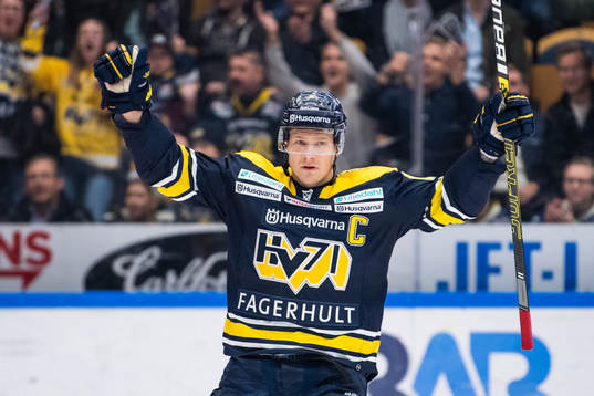 s Simon Önerud jublar