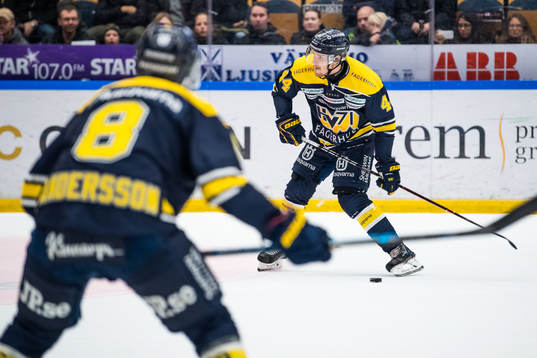 s Mikko Lehtonen skjuter