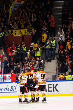 Luleås Jack Connolly, Nils Lundkvist , Robin Kovacs  jublar