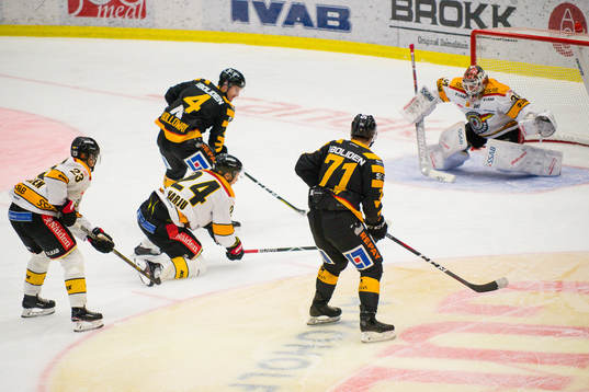 Skellefteås Juhamatti Aaltonen och Bud Holloway