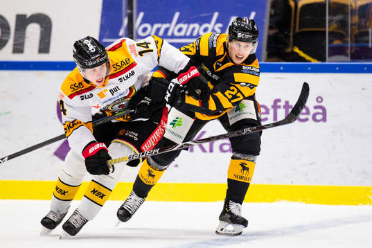 Luleås Jonas Berglund och Skellefteås Robin Alvarez