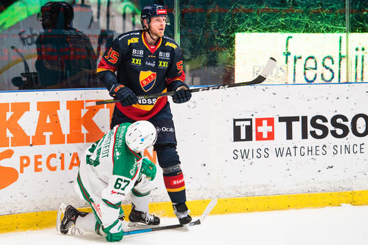 Djurgårdens Alexander Urbom blir utvisad