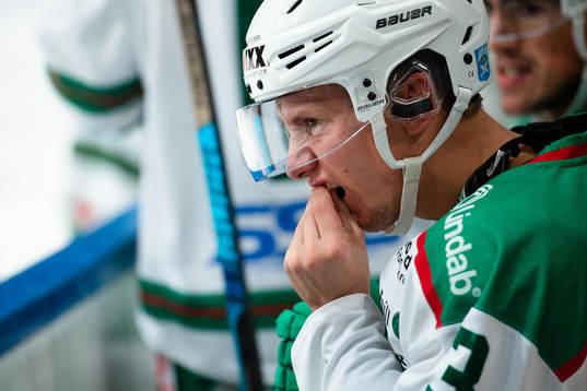 Rögles Daniel Bertov har ont