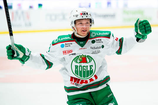 Rögles Samuel Jonsson jublar