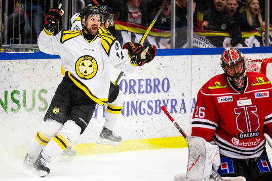 Brynäs Samuel Asklöf jublar