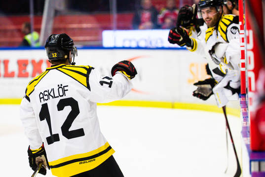 Brynäs Samuel Asklöf jublar