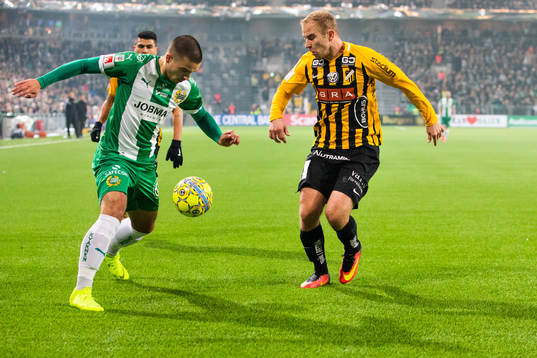 Hammarbys Vladimir Rodic och Häckens Kari Arkivuo
